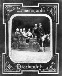 Arthur Eddington, Karl Schwarzschild und andere Astrophysiker auf einem Erinnerungsbild